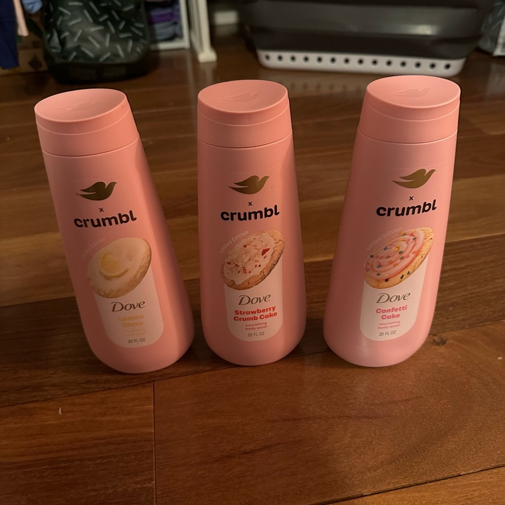 Dove x Crumbl Body Wash Set lemon glaze, strawberry crumb cake and confetti cake